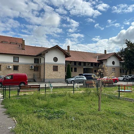 Dunajská Streda Konde Apartments B מראה חיצוני תמונה