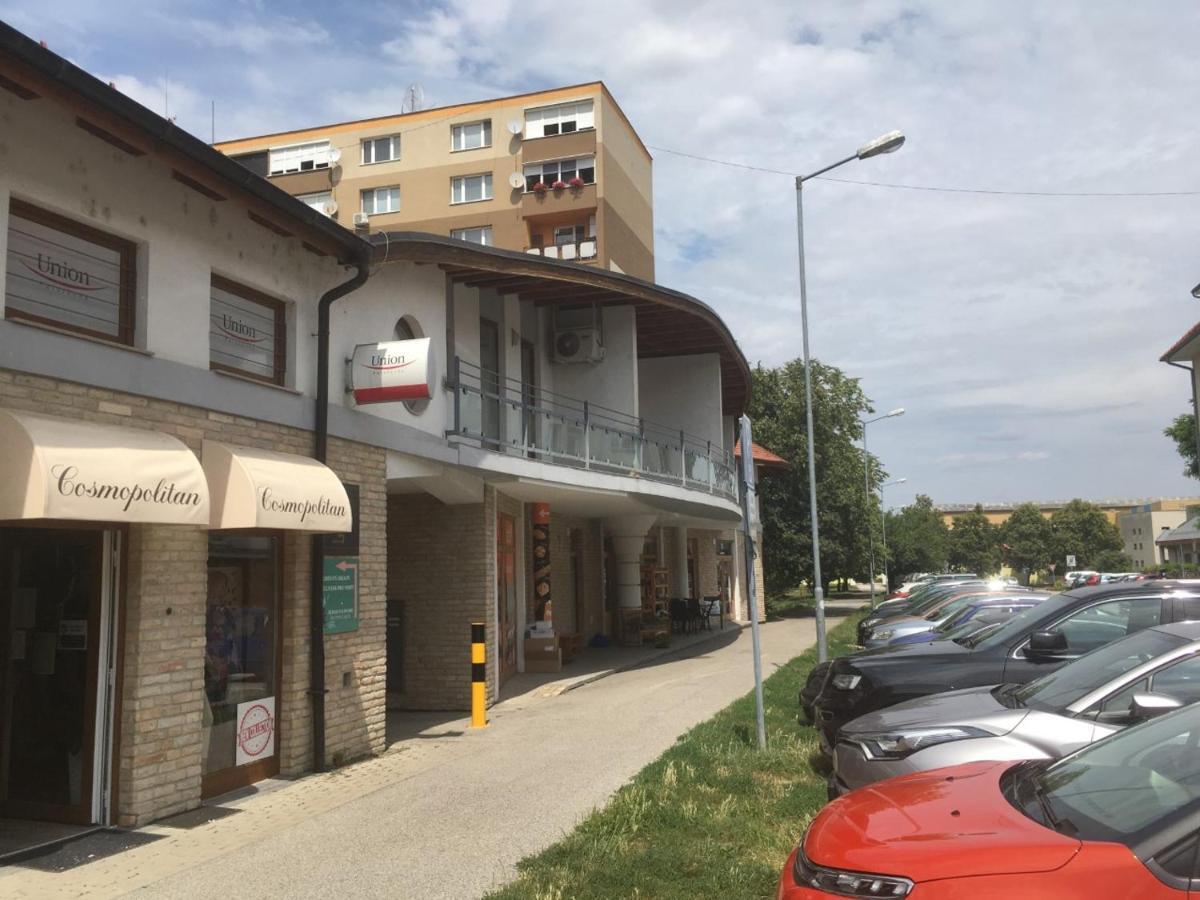 Dunajská Streda Konde Apartments B מראה חיצוני תמונה
