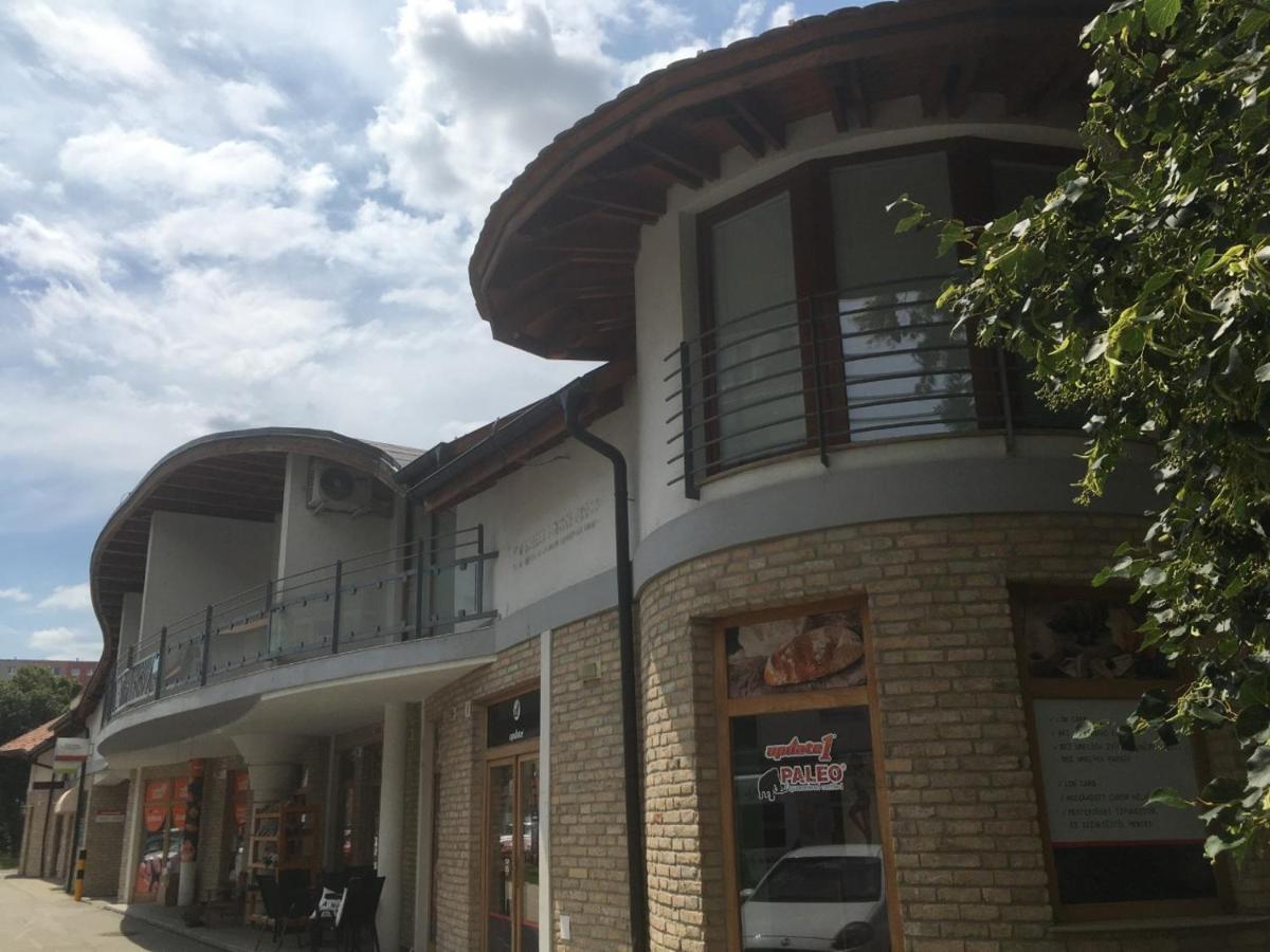 Dunajská Streda Konde Apartments B מראה חיצוני תמונה