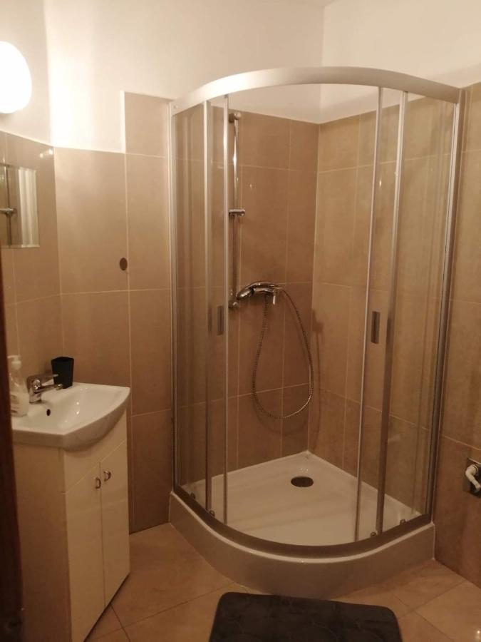 Dunajská Streda Konde Apartments B מראה חיצוני תמונה