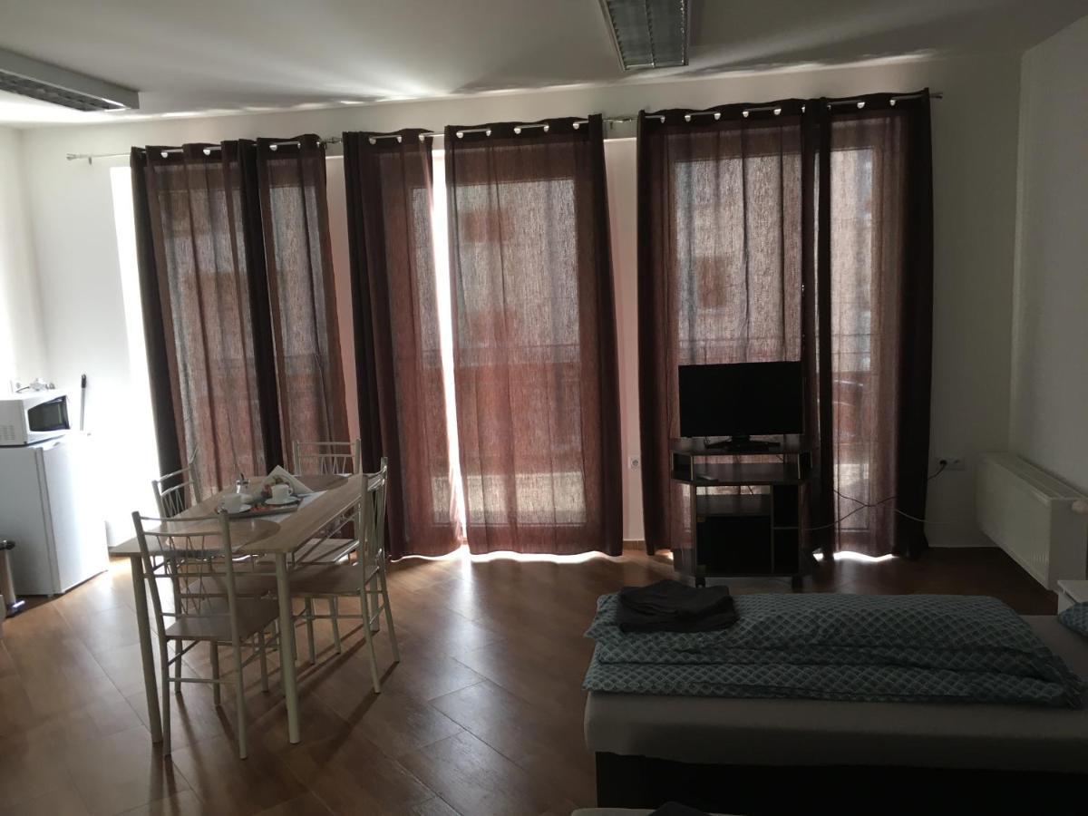 Dunajská Streda Konde Apartments B מראה חיצוני תמונה