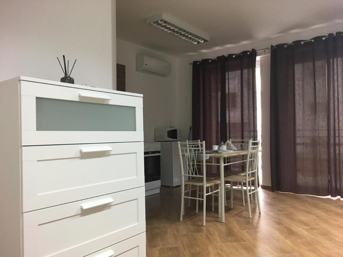 Dunajská Streda Konde Apartments B מראה חיצוני תמונה
