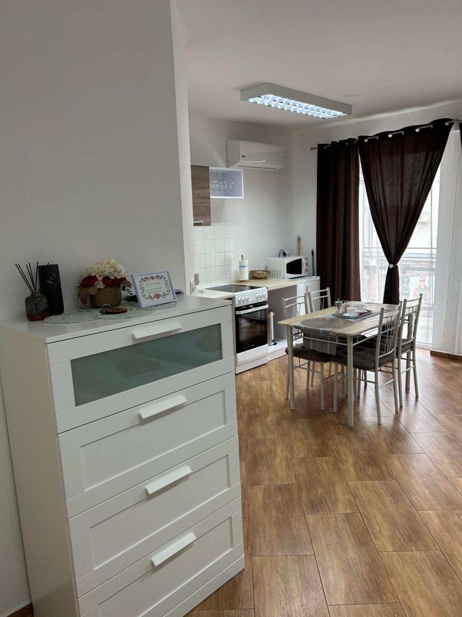Dunajská Streda Konde Apartments B מראה חיצוני תמונה